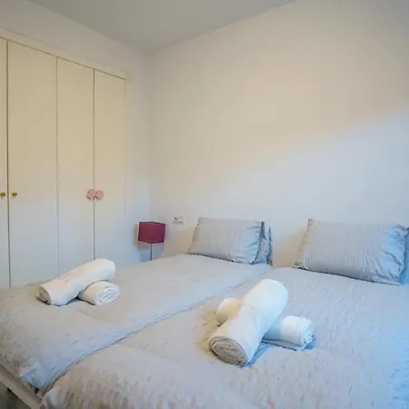 Stunning 3br In Hacienda Del Sol & Pool Apartment